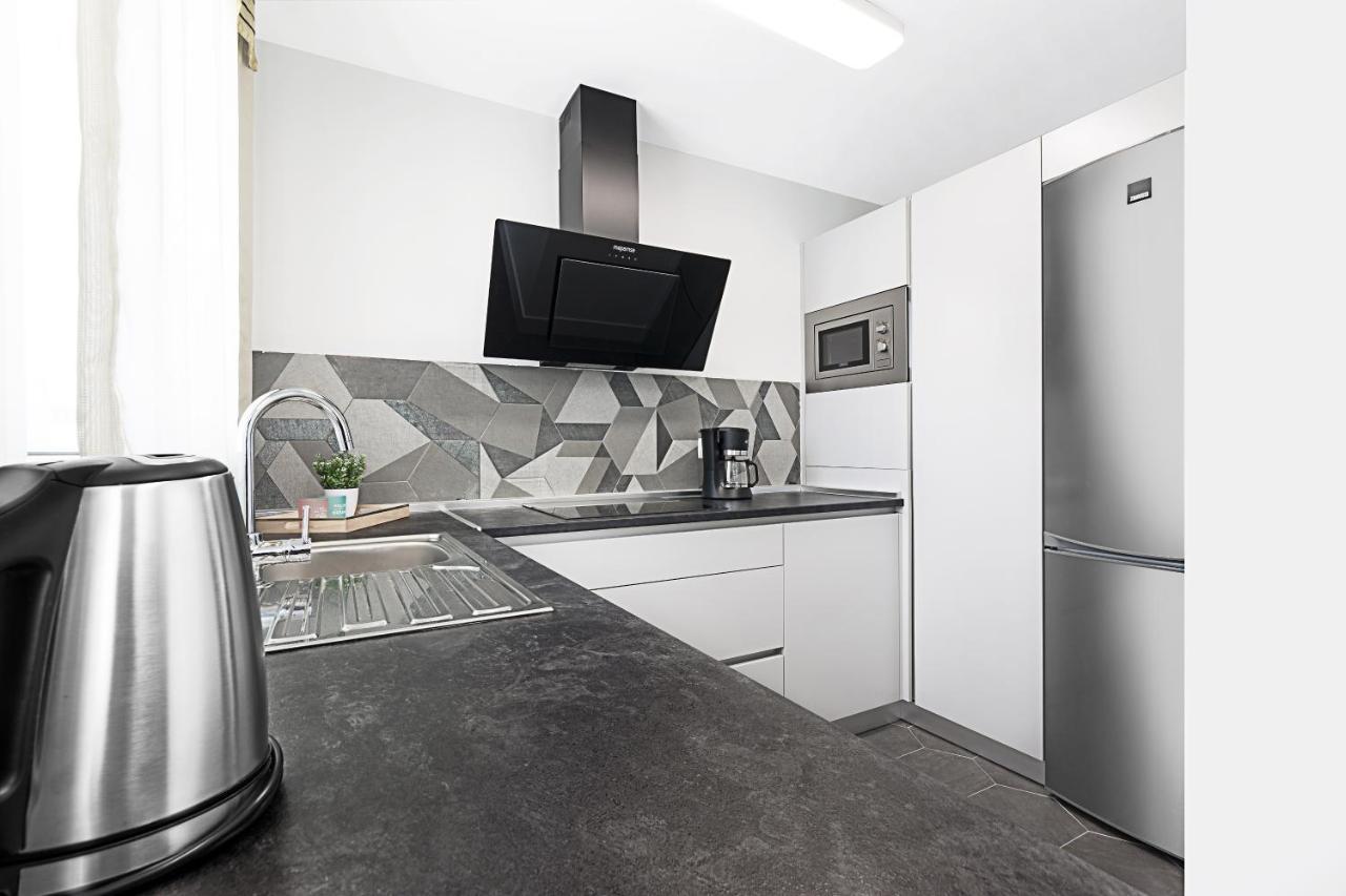 Apartamentos Perla Marina نيرخا المظهر الخارجي الصورة