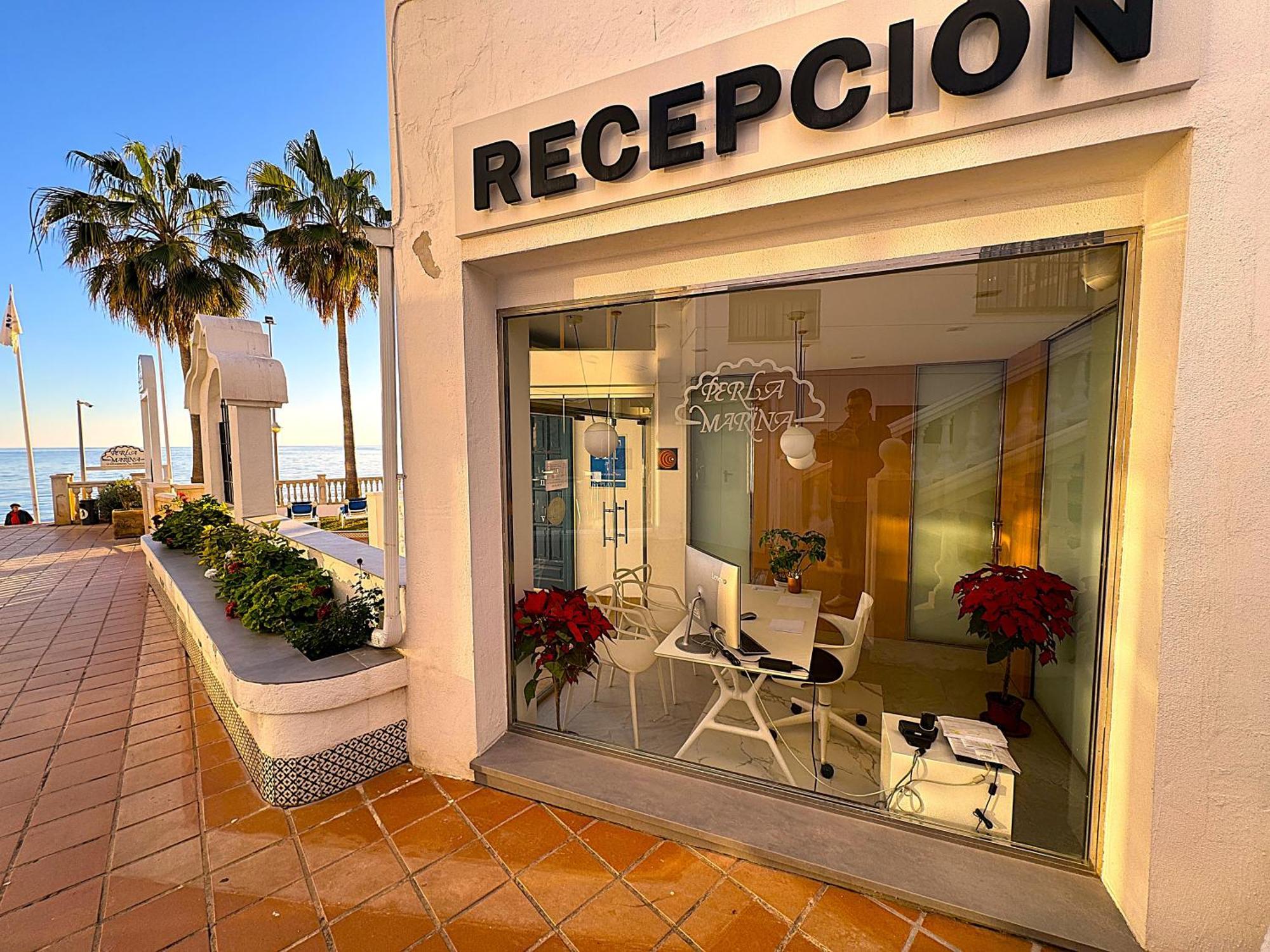 Apartamentos Perla Marina نيرخا المظهر الخارجي الصورة