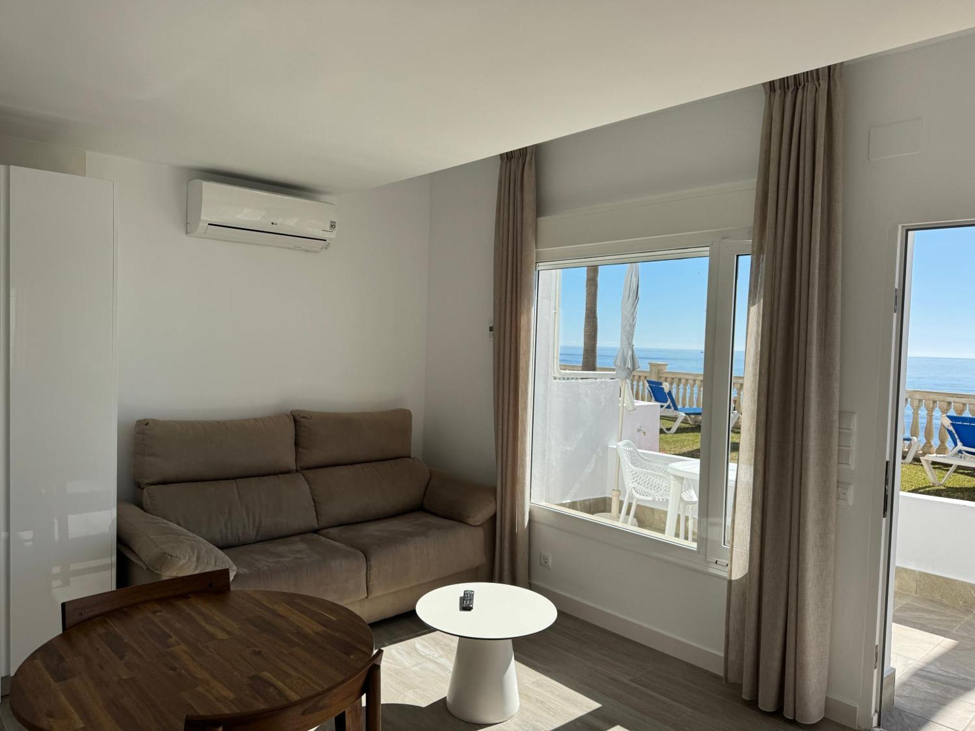 Apartamentos Perla Marina نيرخا المظهر الخارجي الصورة
