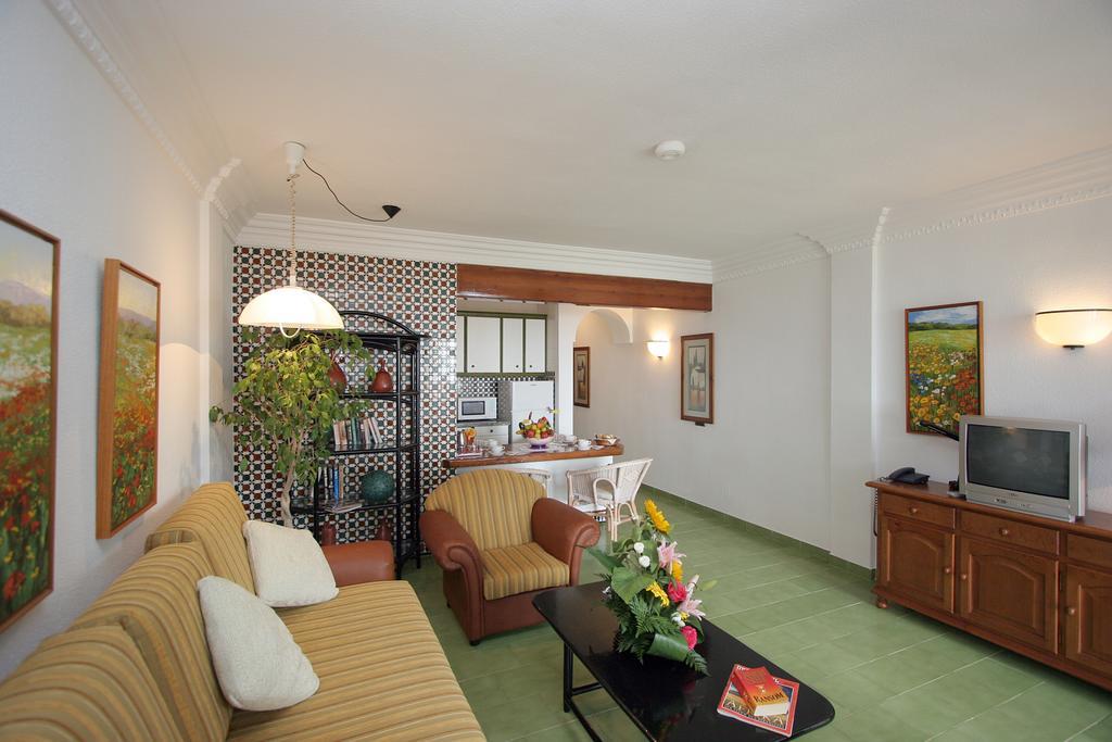 Apartamentos Perla Marina نيرخا المظهر الخارجي الصورة